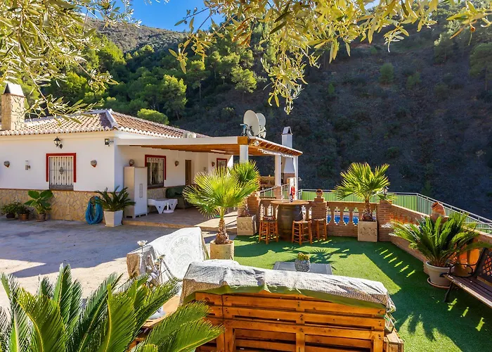 Cecilia Large Private Pool Ac Wifi